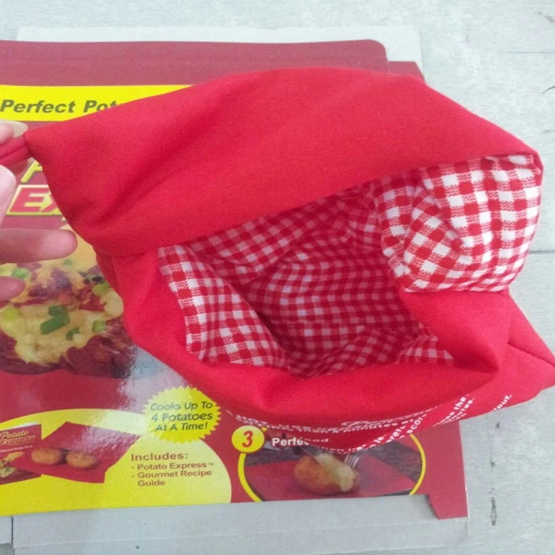 Magnetron aardappel bakzak. Kook perfecte aardappelen in enkele minuten. Eenvoudig te gebruiken en snel klaar!
