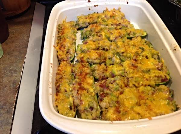 CHEESY STUFFED ZUCCHINI BOATS_image