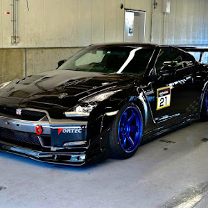 NISSAN GT-R R35