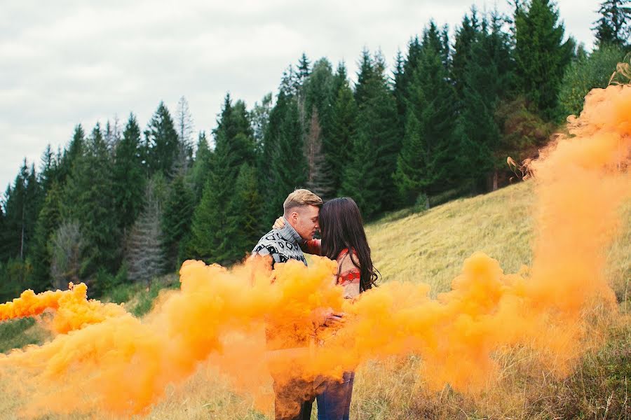 Fotografo di matrimoni Alena Kartushina (devochka). Foto del 29 settembre 2015