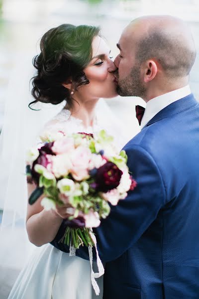 Fotógrafo de casamento Anna Kuznecova (ankkyz). Foto de 10 de junho 2016