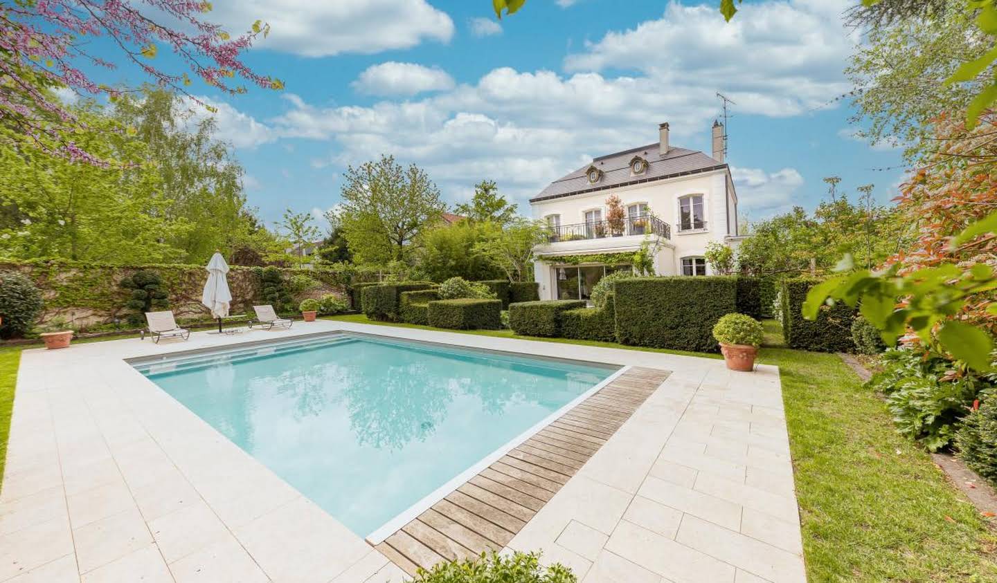 House with pool and terrace Lagny-sur-Marne