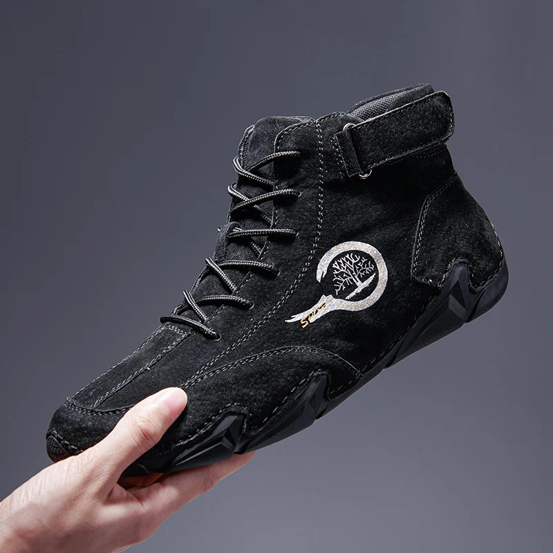 Muške jesenje i zimske poluduboke cipele za slobodno vreme. Udobne i moderne za svakodnevno nošenje, pružaju toplinu i moderan izgled tokom sezone.