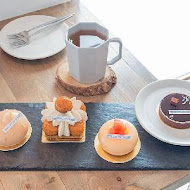 某某甜點 Quelques Pâtisseries