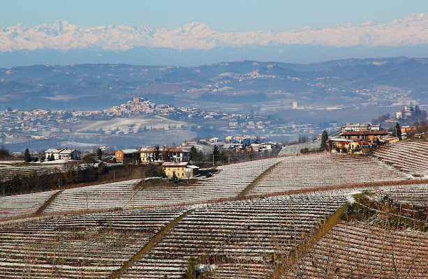 Langa innevata di VILLA MARIO