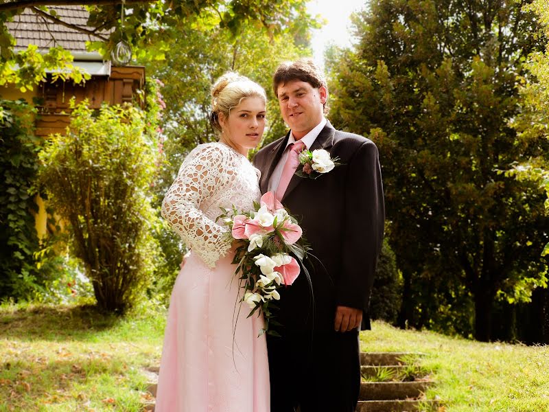 Fotografo di matrimoni Laura Laurencikova (absinthfairy). Foto del 26 novembre 2018