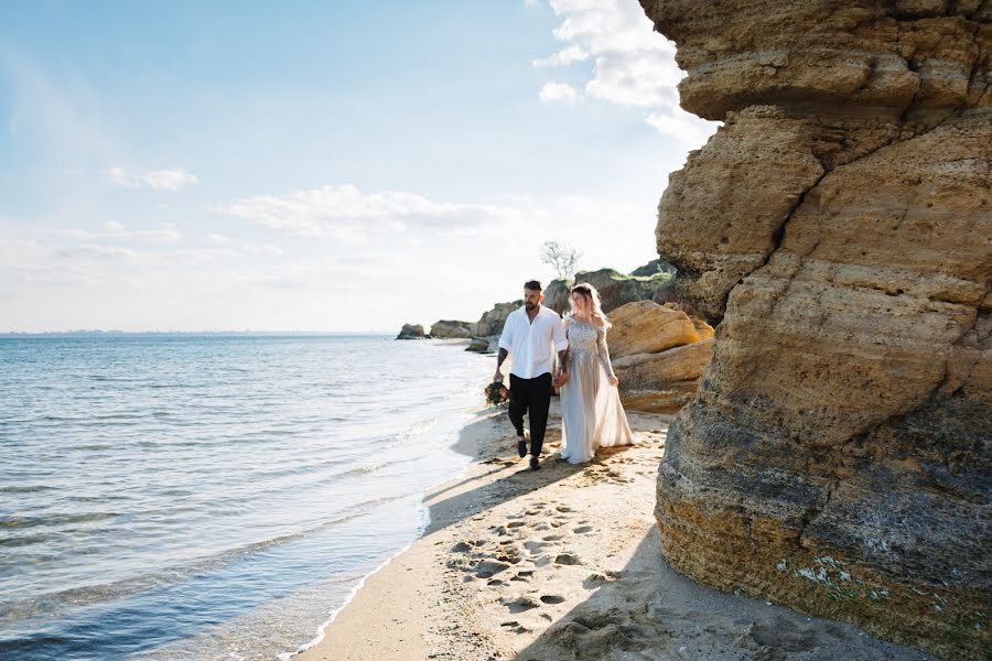 Wedding photographer Yuliya Krasovskaya (krasovska). Photo of 21 August 2017