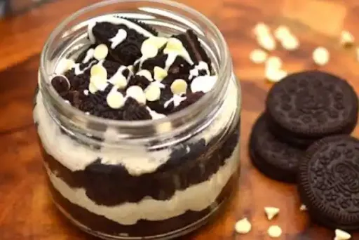 Chocolate Chip Oreo Unbaked Cheese Cake In Jar [1 Piece]