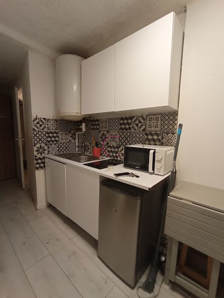 Location meublée appartement 1 pièce 14.65 m² à Aix-en-Provence (13090), 515 €