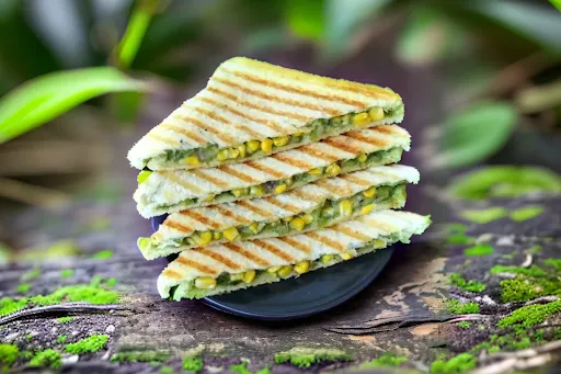 Spinach And Corn Grilled Sandwich [4 Pieces]