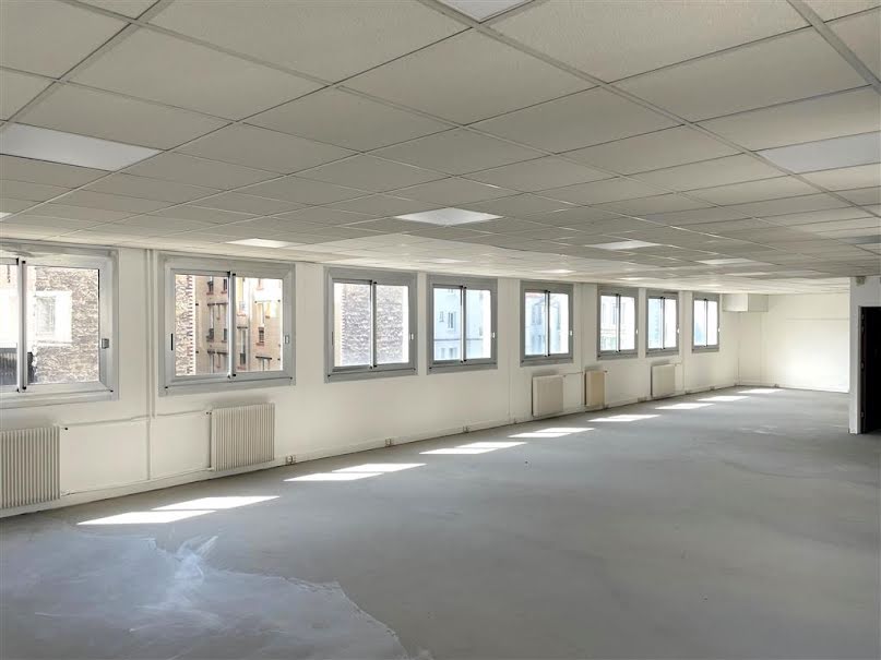 Location  locaux professionnels  1061 m² à Paris 13ème (75013), 26 826 €