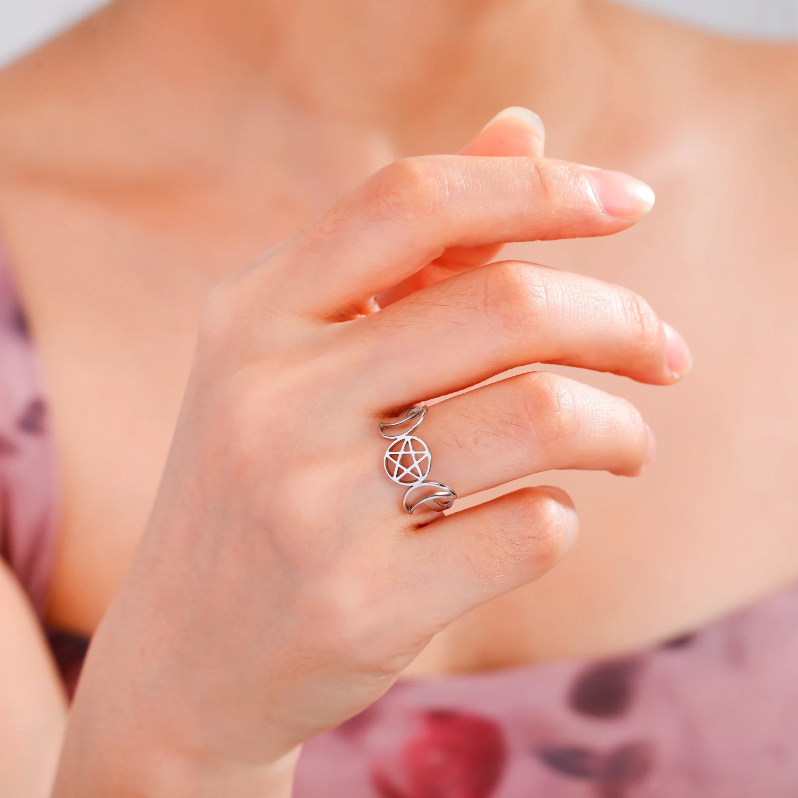 Title 4, RVS ring met Wild Koppel ornament, dubbele maan...
