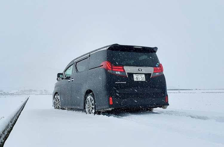 TAKACYさんが投稿したアルファード・最後のドライブ・雪・田舎のたんぼみち・雪掻きに関するカスタム事例の投稿画像3枚目