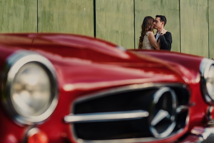 Wedding photographer Víctor Martí (victormarti). Photo of 24 July 2018