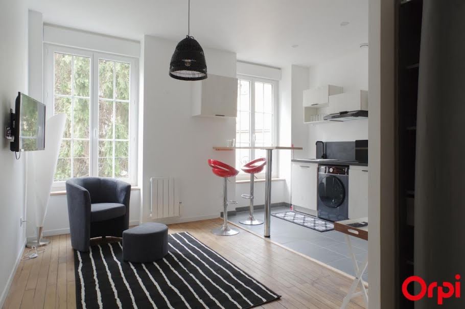 Location meublée appartement 1 pièce 27 m² à Lyon 7ème (69007), 795 €