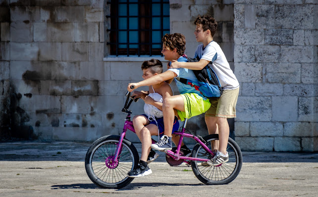 Tre amici e una bici di fernando rugge