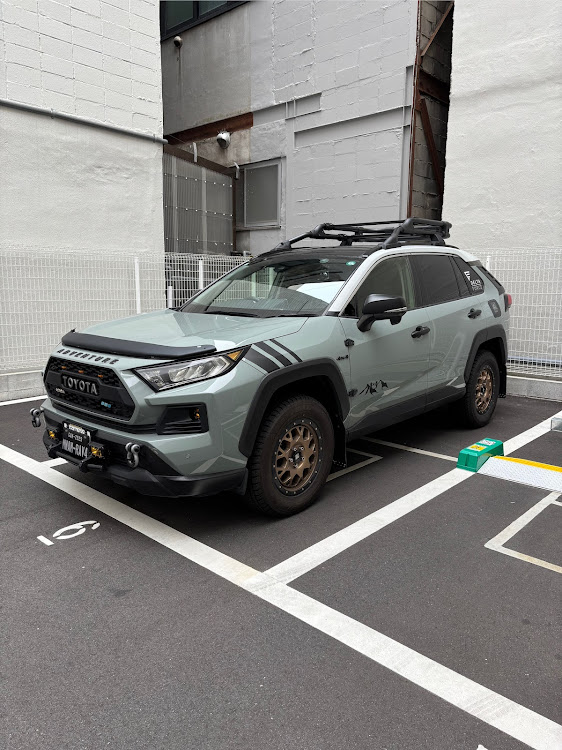 RAV4のRAV4・TRD風ルーフラック・ガウラーに関するカスタム事例の投稿画像1枚目