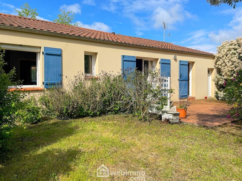 Vente maison 6 pièces 88 m² à Sèvremont (85700), 200 000 €