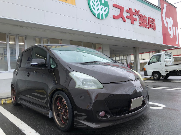 ラクティスの雨も滴るいい車・ラーメン・ガソスタ・か〜ら〜の〜に関するカスタム事例の投稿画像2枚目