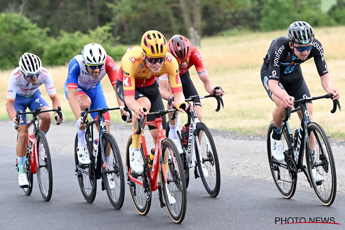 Peloton miskijkt zich op sterke vluchters, Wout van Aert laat nieuwe ritzege liggen