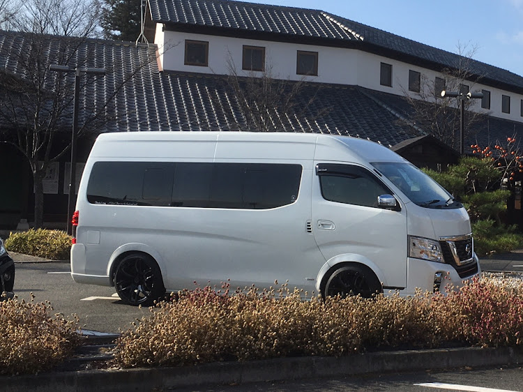 NV350キャラバンのバックルカバー・夜な夜な　ミシン　踏み踏み・お茶　ZEROコーラ・クレヨンしんちゃんに関するカスタム事例の投稿画像1枚目