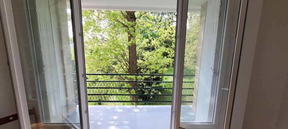 Location  appartement 3 pièces 62.96 m² à Sevres (92310), 1 350 €