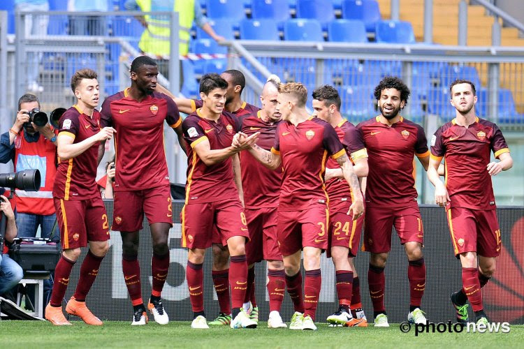 Les joueurs de la Roma heureux après leur succès dans le derby