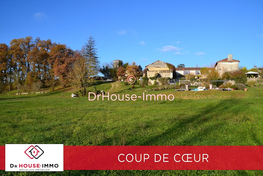 Vente maison 10 pièces 285 m² à Verteillac (24320), 496 000 €