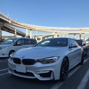 M4 クーペ