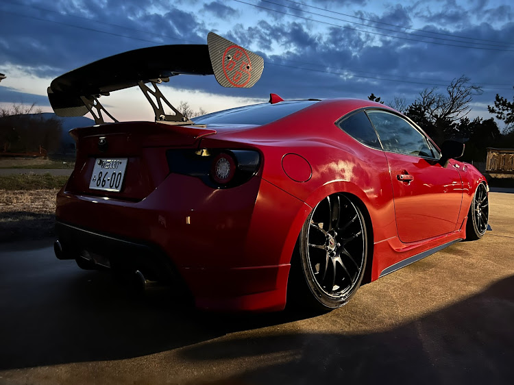 86の86BRZ・洗車・シャコタン・スポーツカー・いいねに関するカスタム事例の投稿画像1枚目