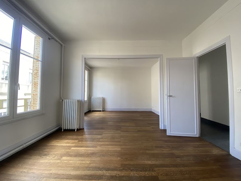 Location  appartement 5 pièces 104 m² à Vierzon (18100), 600 €