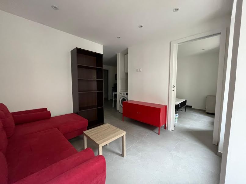 Location meublée appartement 2 pièces 26 m² à La Roche-sur-Foron (74800), 650 €