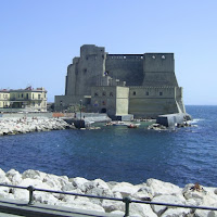 Ai piedi del Castello del Mare di 