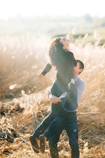 Fotógrafo de casamento Aleksandr Saribekyan (alexsaribekyan). Foto de 13 de junho 2016