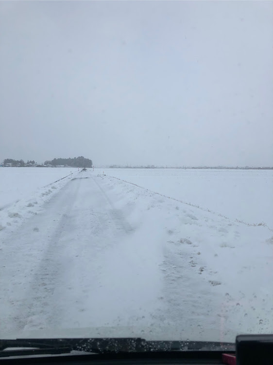 スペーシアカスタムの今週もお疲れ様でした・新年会・雪まみれ☃️・はみ出てるに関するカスタム事例の投稿画像2枚目