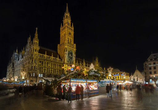 Jason Mrachina: "One of the largest Christmas markets in all of Germany takes place in Munich's Marienplatz. Located next to the famous Neue Rathaus or New City Hall, you can find just about everything from Christmas decorations, and lace to jewelry and food stuffs."