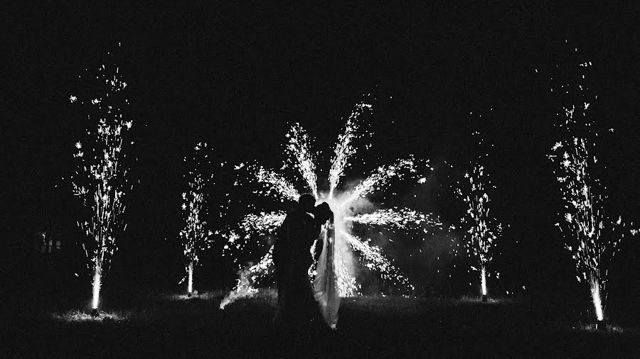 Fotografo di matrimoni Piotr Sienkiewicz (sinkevich). Foto del 24 ottobre 2016