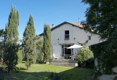 Maison avec piscine et terrasse 5