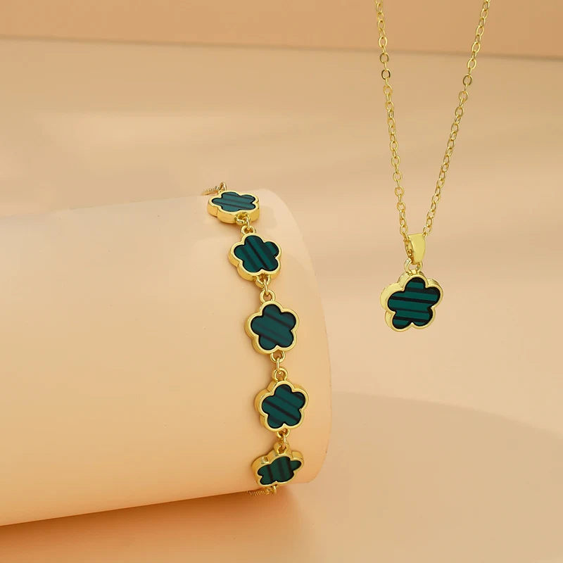 Bracelet et Collier Fleur à Cinq Pétales - Ensemble Tendance ! Vente Chaude Cross-border. 5 Feuilles pour un Look Chic. Porte-Bonheur et Cadeau Idéal.