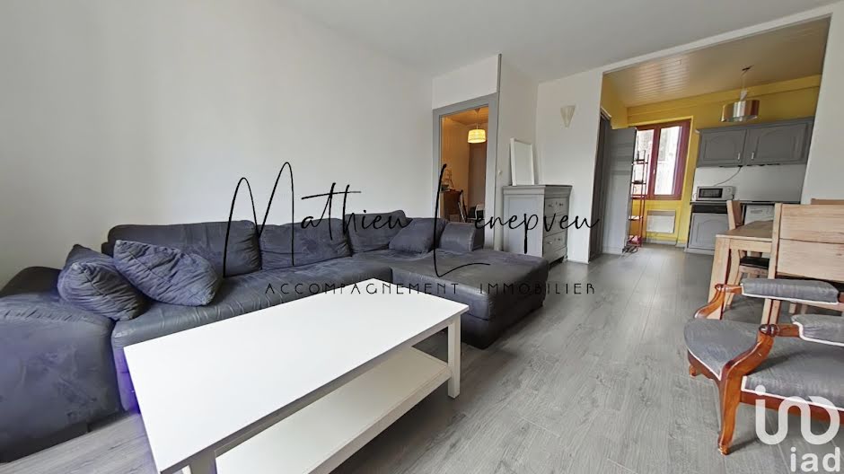 Location meublée appartement 3 pièces 55 m² à Grenoble (38000), 850 €