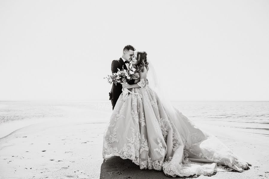 Fotógrafo de casamento Yuliya Yaroshenko (juliayaroshenko). Foto de 12 de janeiro 2018