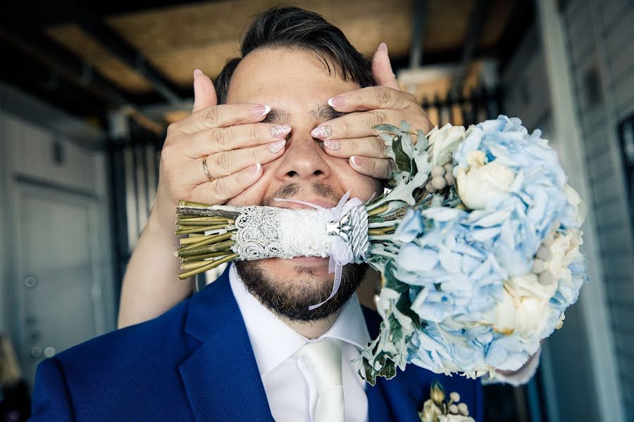 Fotógrafo de casamento Vasiliy Lazurin (lazurinphoto). Foto de 26 de agosto 2019