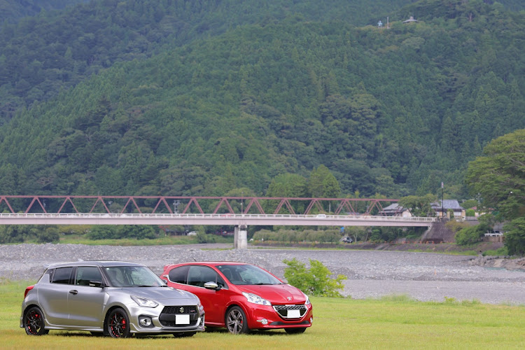 スイフトスポーツの川根・川根本町・千頭駅・プジョー208GTi・208gtiに関するカスタム事例の投稿画像1枚目