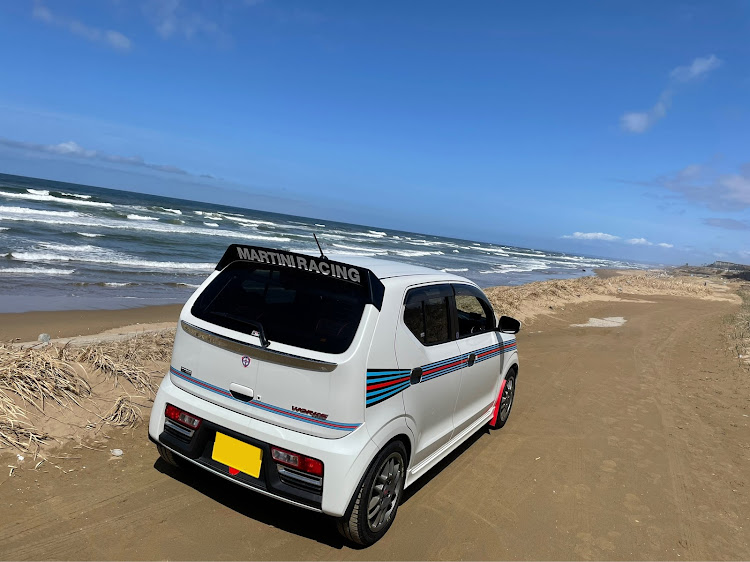 アルトワークスのドライブ・マルティニレーシング・日本海と車に関するカスタム事例の投稿画像3枚目