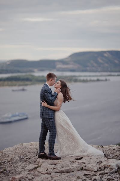 Fotógrafo de casamento Valentina Zemlyannikova (v13zemlannikova). Foto de 22 de agosto 2020