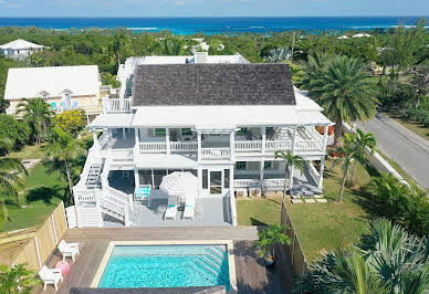 Maison avec piscine et terrasse 1