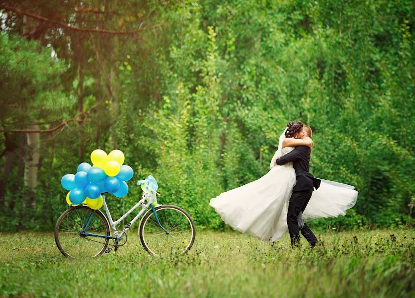 Fotógrafo de casamento Leysan Belyaeva (lesan). Foto de 2 de janeiro 2014