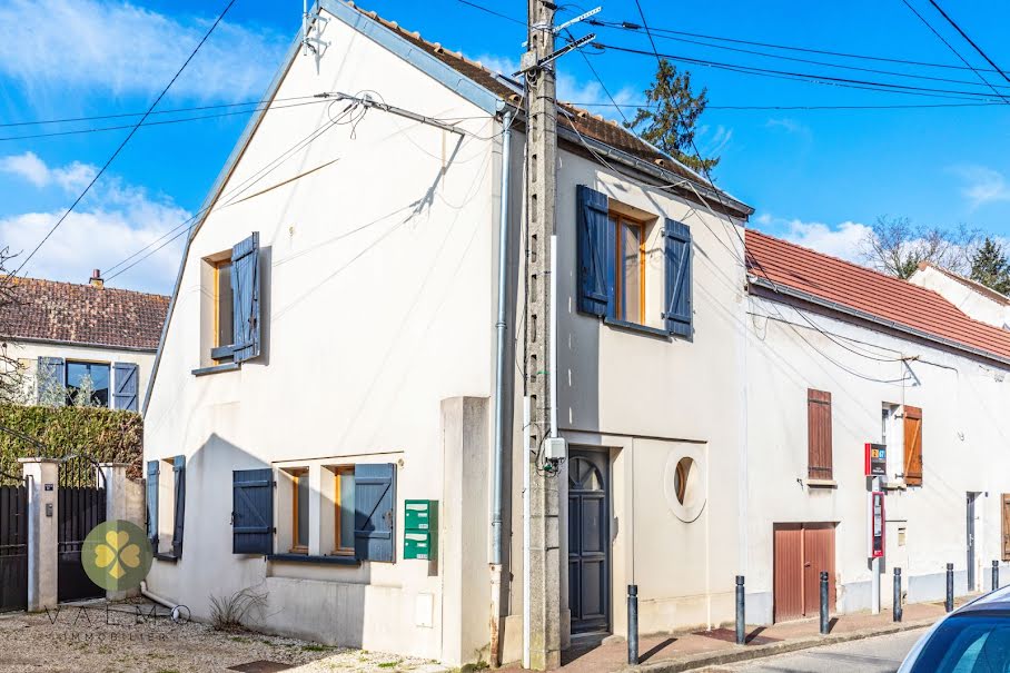 Vente maison 4 pièces 60 m² à La Queue-les-Yvelines (78940), 209 900 €