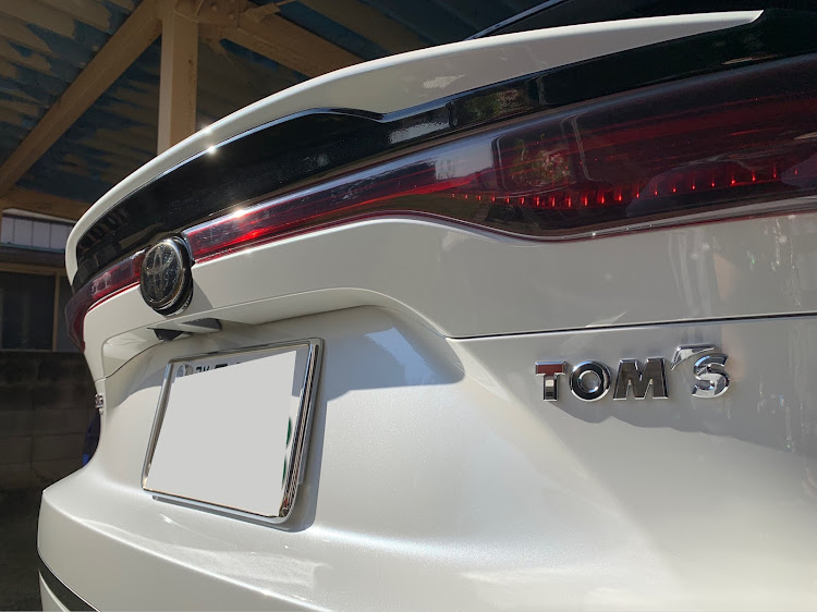 ハリアーのTOM'S・トムスエンブレム・ハリアー女子・HARRIER・ハリアー乗りと繋がりたいに関するカスタム事例の投稿画像2枚目