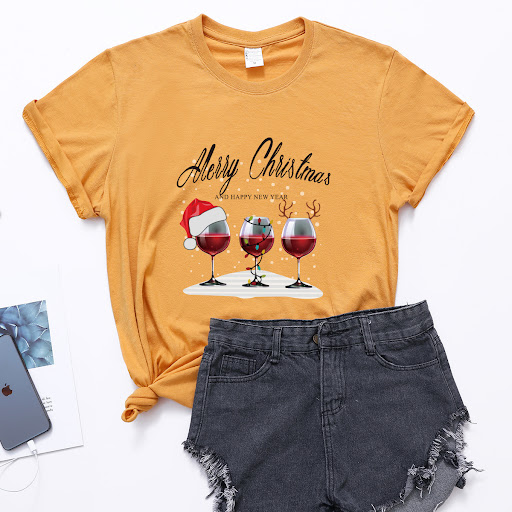 Title 4, Christmas Three Wine Glasses Print Short Sleeve